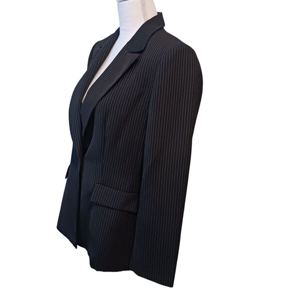 Collections for Le Suit,‎ Black Blazer with White Pinstripes, Size 10P - Picture 3 of 12